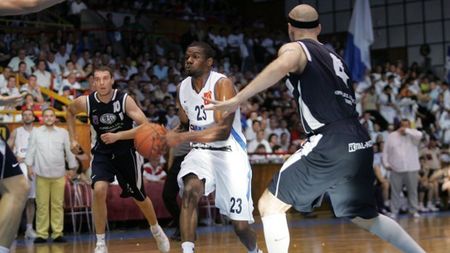 CSU Ploiești - "U" Mobitelco Cluj 82-73, în derby-ul etapei a 18-a