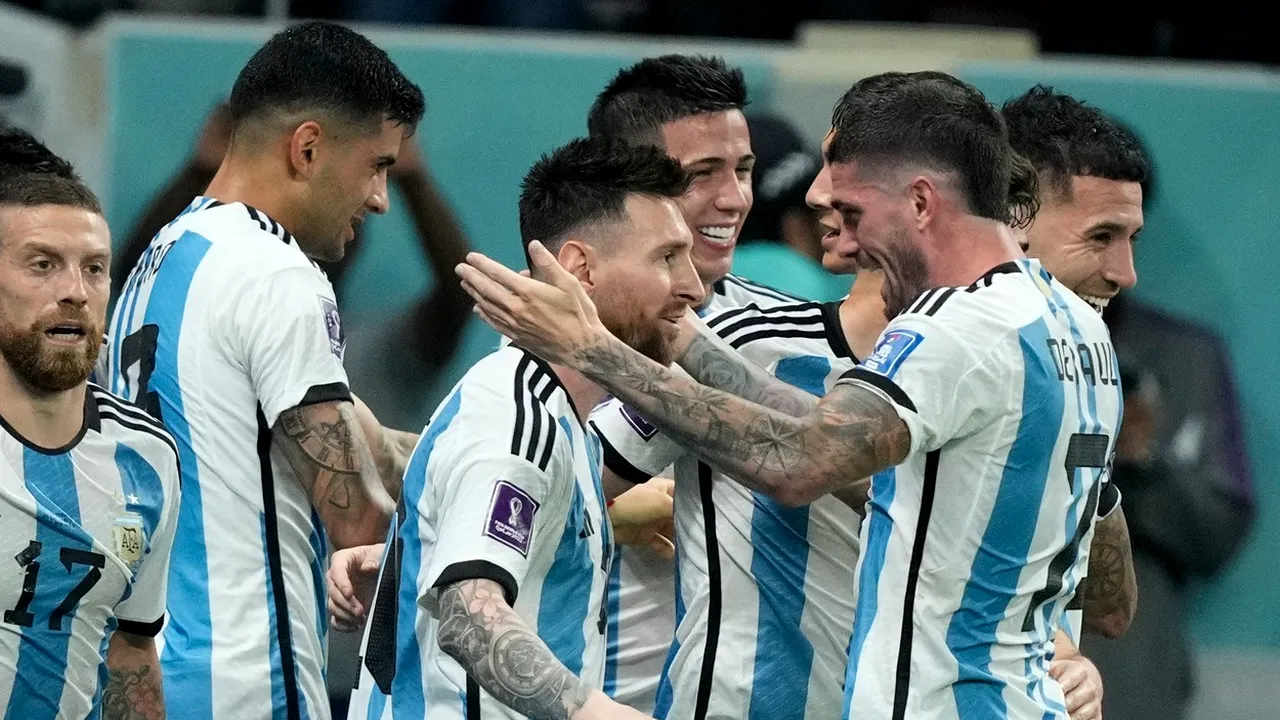 Argentina - Australia 2-1, în optimile de finală ale Campionatului Mondial. „Pumele” se califică cu emoții în „sferturile” competiției