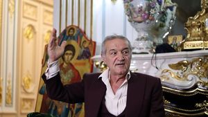 Dialog incendiar între Gigi Becali și Neluțu Sabău în direct la TV: „Tavi Popescu să nu aibă zi liberă. Asta e o meserie, ce să facă altceva?” / Problema știi care e? „E și o mentalitate a jucătorului român”