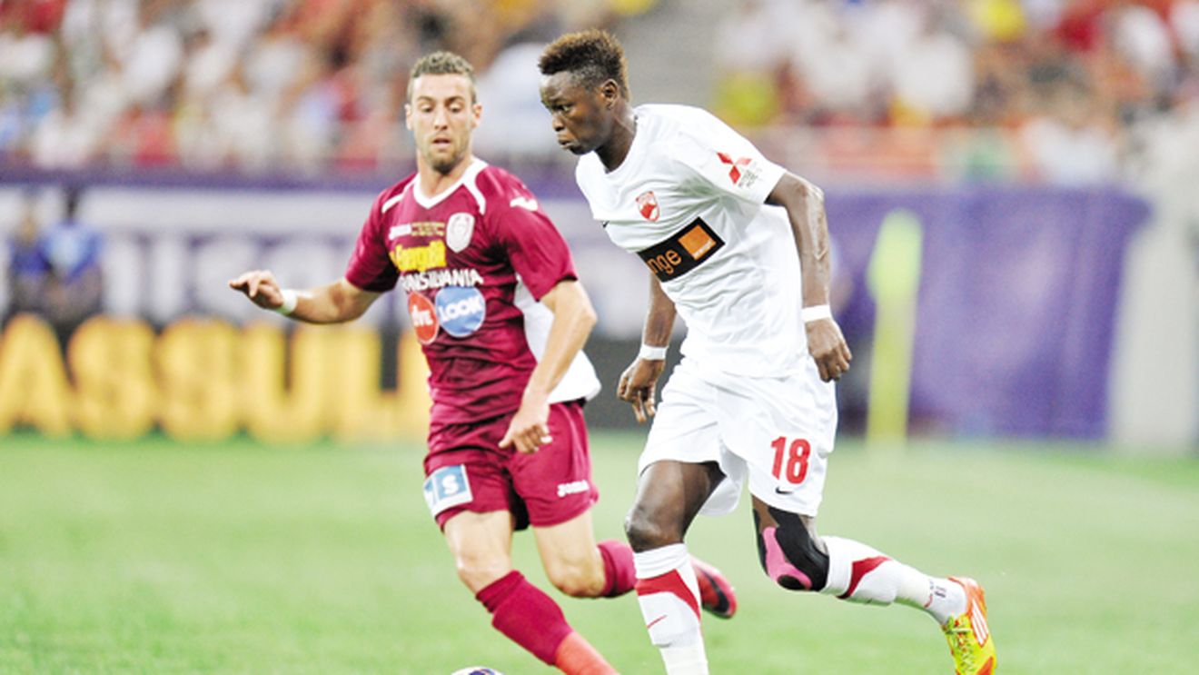 "M-am tratat cu gel african!"** Vești bune pentru Bonetti: Issa Ba e "ca nou" după o lună de tratament în Senegal! 