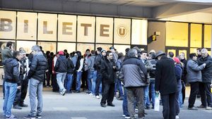 Asta înseamnă să fii suporter adevărat! **Fanii lui "U" au cumpărat ieri 2000 de bilete la meciul cu Severin, deși accesul le este interzis