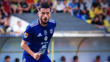 Robert Mustacă va lupta împotriva fostei sale echipe, CSM Olimpia, pentru menținerea în Liga 2. A semnat cu o rivală