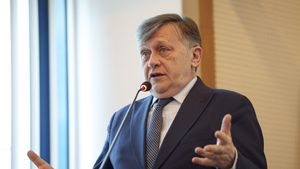 A venit reacția lui Crin Antonescu, după ce Gigi Becali a decis să-l susțină public la prezidențiale: „Cum se spune la noi, la ortodocși”