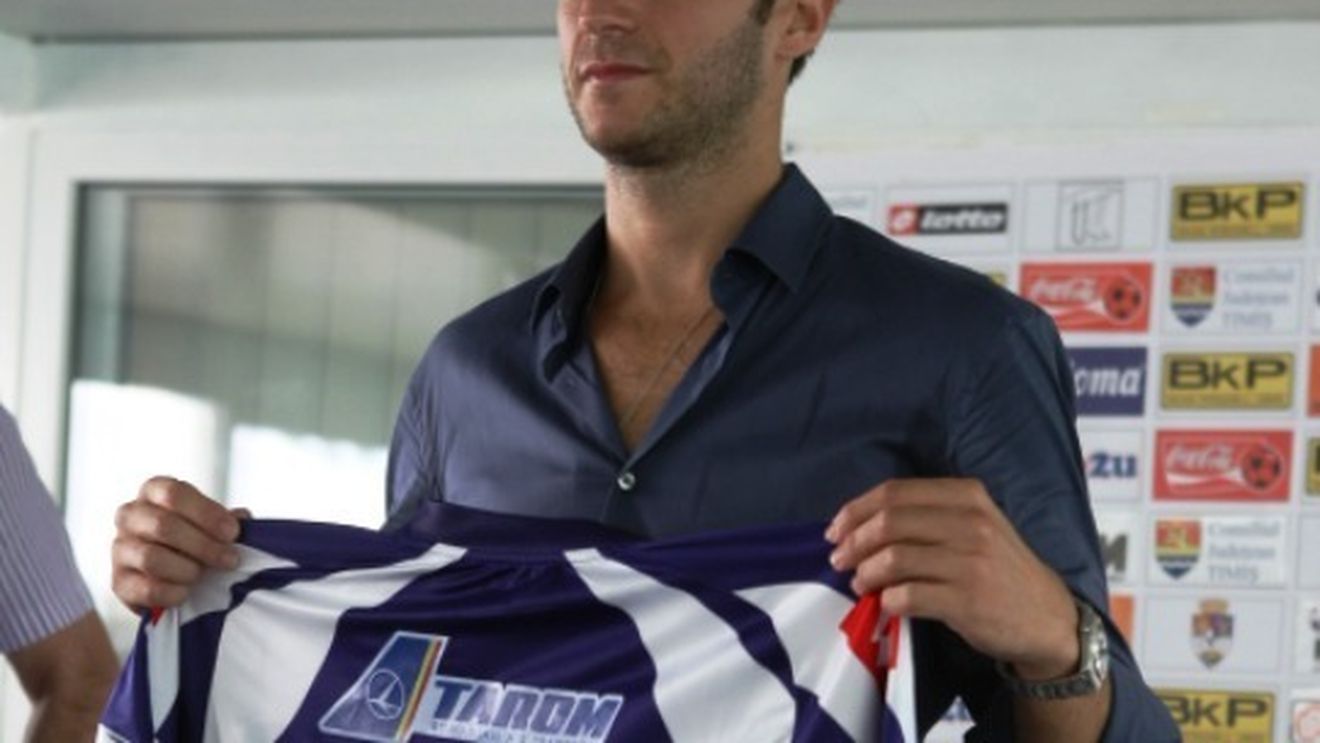 Burcă: "Primele zece echipe din clasament pot spera la titlu"