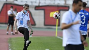 Gigi Mulțescu, dorit de Universitatea Cluj! Reacția antrenorului: „Totul a durat un minut”