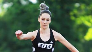 Florentina Marincu a luat aur în proba de lungime a Mondialului de juniori