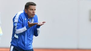 Cu ce salariu l-a ademenit Adrian Mititelu pe Flavius Stoican la FC U Craiova! Antrenorul oltenilor e departe de Dan Petrescu sau Edi Iordănescu