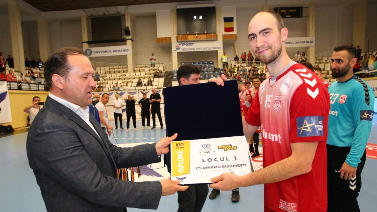 Valentin Ghionea, fostul căpitan al echipei de handbal masculin Dinamo București, a povestit cum e la Steaua, rivala de-o viață a „câinilor"! „Mult de muncă. Cred că vom fi în primele cinci echipe" | SPECIAL