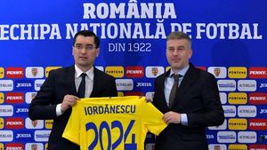 Cum l-a felicitat Răzvan Burleanu pe Edi Iordănescu pentru calificarea României la EURO 2024: „A suferit foarte mult! Înseamnă un act mare de curaj ce a făcut” | VIDEO