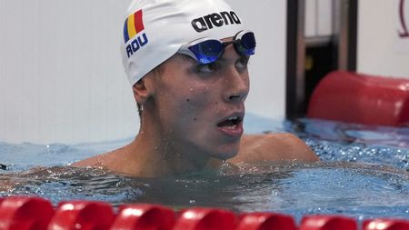David Popovici, gafă colosală la Campionatele Europene de nataţie în bazin scurt de la Kazan! A înotat 14 „bazine" în loc de 16 și a ratat o finală