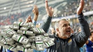 Șeicii bogătași chiar l-au îmbrăcat în aur pe Cosmin Olăroiu. S-a aflat salariul fără precedent în istoria Emiratelor pe care l-a primit, de fapt, românul ca să fie noul selecționer