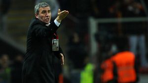 După Reghe, urmează "Regele"? Arabii îl vor și pe Hagi și îi oferă 7 milioane de dolari în doi ani