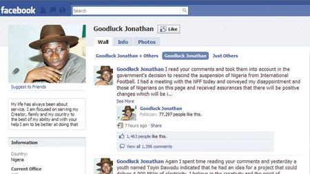 Salvați de Facebook!