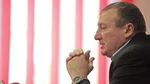 Bumbescu suferă, morții primesc bani! Fostul stelist este ignorat de MTS. Situație ridicolă în sportul românesc