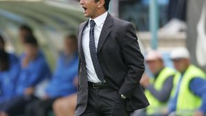 Lucescu: „Nu ar fi corect ca Steaua să fie retrogradată"