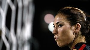 Focuri de armă în hotel! Fotbalistele din naționala SUA, la un pas de MOARTE ** Cum s-a "salvat" cea mai sexy jucătoare din lume