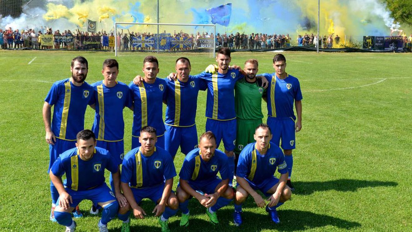 Noua echipă a Petrolului a debutat în Liga 4 Prahova. FOTO | 2.000 de fani au venit la meci și au creat o atmosferă superbă