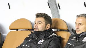 Suporterii lui Neftchi Baku au explodat și-l „fac pachet” pe Adrian Mutu la CFR Cluj: „Bagă-ți statistica în ochi! / Jucătorii se târăsc pe teren”