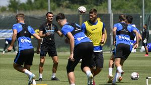 Cum arată lotul FCSB-ului pentru sezonul 2020 - 2021 din Liga 1. Bătaie mare pentru un post de titular în atacul roș-albaștrilor