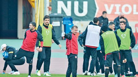 Avertismentul lui Dorinel "Cine nu mă ascultă, va fi ELIMINAT!"** Primele concluzii ale lui Munti ca antrenor la Dinamo