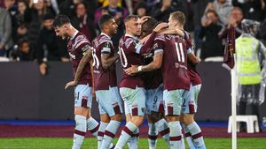 A marcat împotriva lui FCSB, dar e făcut praf de o legendă a lui West Ham. „Înapoi la școală!” Vedeta echipei a primit nota 3