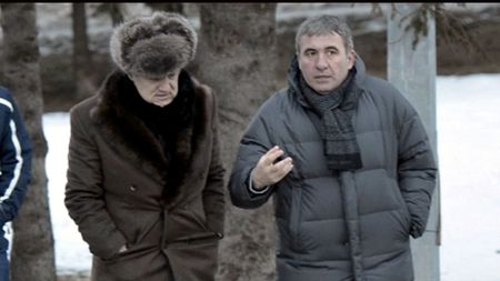 Negocierile dintre Gigi Becali și Gică Hagi pentru transferul pe axa FCSB - Farul! „Regele” pune presiune pe finul său miliardar, dar fotbalistul nu e dispus să renunțe la banii din salariu: Dinamo e și ea în tratative pentru jucător
