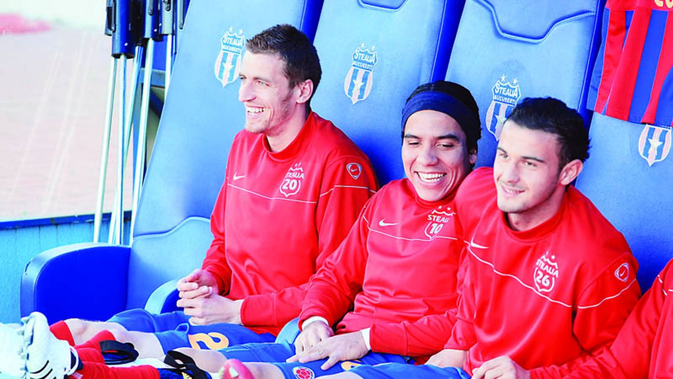 O echipă de absenți