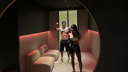 Internaționalul român a convins-o cu o cerere ca în filme: „A spus DA!”