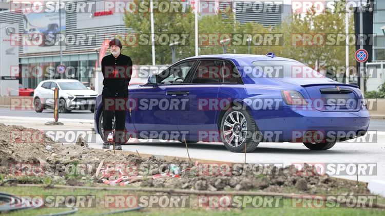 Gigi Becali dă ordine chiar și în post! Imagini inedite cu patronul FCSB, alături de mâna sa dreaptă, la șantierul bisericii în care a băgat 10.000.000 de euro