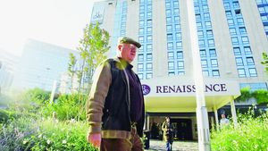 "Inteligentul face primul pas. Adică Răzvan!"