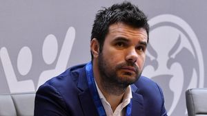 Emilian Hulubei, bătăi de cap din cauza pandemiei de COVID-19. „Îmi vine să arunc telefonul pe geam!” Cu ce își ocupă timpul președintele AFAN