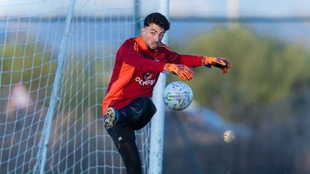 Andrei Vlad nu mai e chiar „Messi al portarilor”. A luat 2 goluri de la bulgari la debutul pentru noua echipă