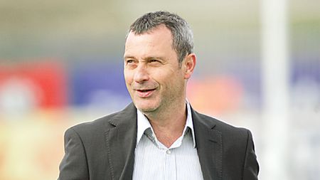 În 2003, Costea a înscris pentru Rapid, dar a fost refuzat de Rednic