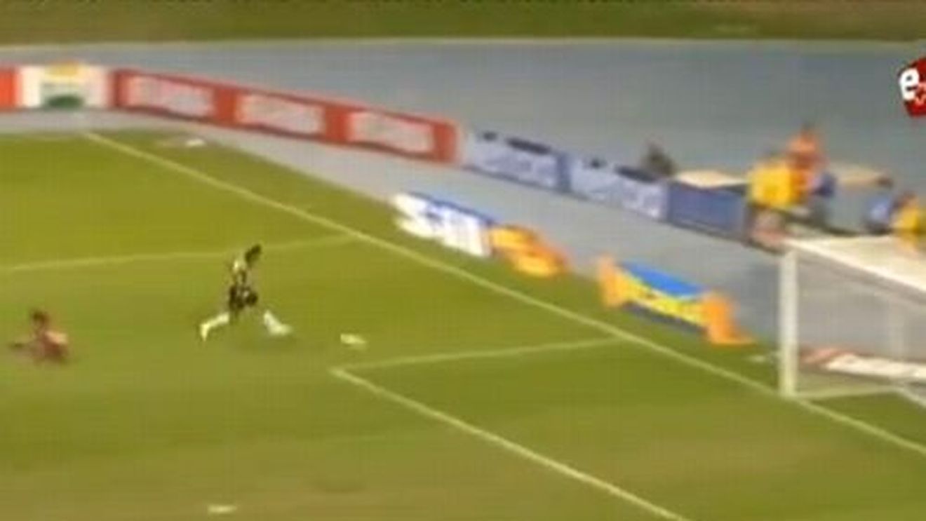 VIDEO Are nume de legendă, dar îl imită pe Torres!** O ratare marca "El Nino" a lui Kempes