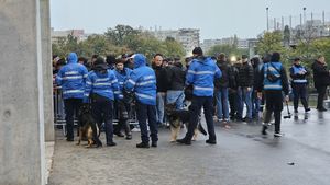 Bătaie înainte de FCSB – Young Boys. Jandarmii au intervenit în forță și i-au luat pe sus pe elvețieni: au adus și câini!