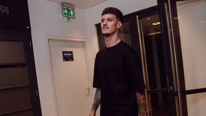 S-a lămurit cu Dennis Man. Fostul fotbalist olandez a tras concluzia: „E un fotbalist excelent, dar...”