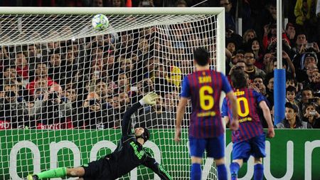 Popa lovește din nou: **"Fotbalul e 95% noroc și bulangeală! Voiam să împușc televizorul când a ratat Messi":)