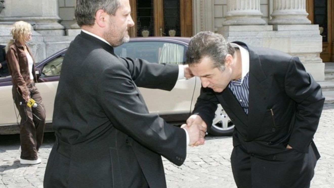 INCREDIBIL Duhovnicul lui Becali a decis că Steaua - Dinamo se va juca luni!** Cum a fost convins patronul Stelei