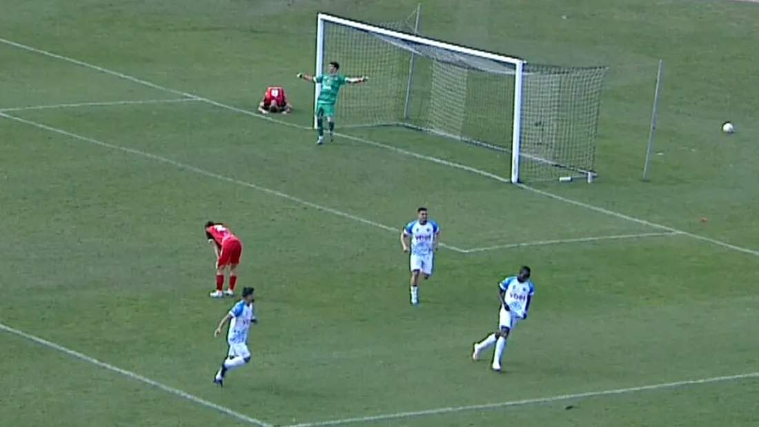 Răzvan Grădinaru, gafă incredibilă în meciul în care a înscris primul său gol pentru Reșița. S-a ”transformat” în atacant la propria poartă și a pasat decisiv pentru o reușită a Corvinului