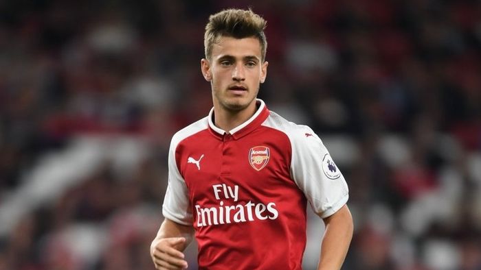 Vlad Dragomir se antrenează cu o echipă din România după ce s-a despărțit de Arsenal. Internaționalului i se caută echipă în Italia