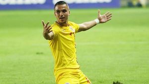 Cristi Manea, cea mai bună soluție pentru postul de fundaș dreapta la națională? Ioan Ovidiu Sabău nu îi dă șanse lui Vali Crețu