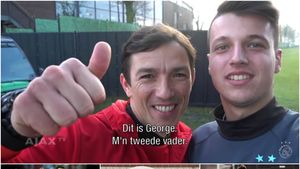 SPECIAL | "Am crezut că-l văd pe Cristi Chivu". Ogăraru e mândru de singurul român de la Ajax. Cum arată o zi de fotbalist la Academia Ajax | VIDEO