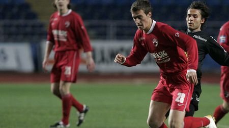 Giovanni acuză: "Alexe e convocat la Under 19 și la Dinamo freacă banca!"