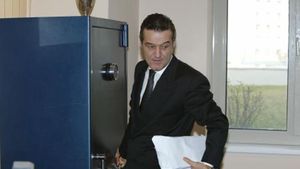 Becali și-a pregătit apărarea: "Încă de pe vremea lui Adam și Eva premierile erau legale!"