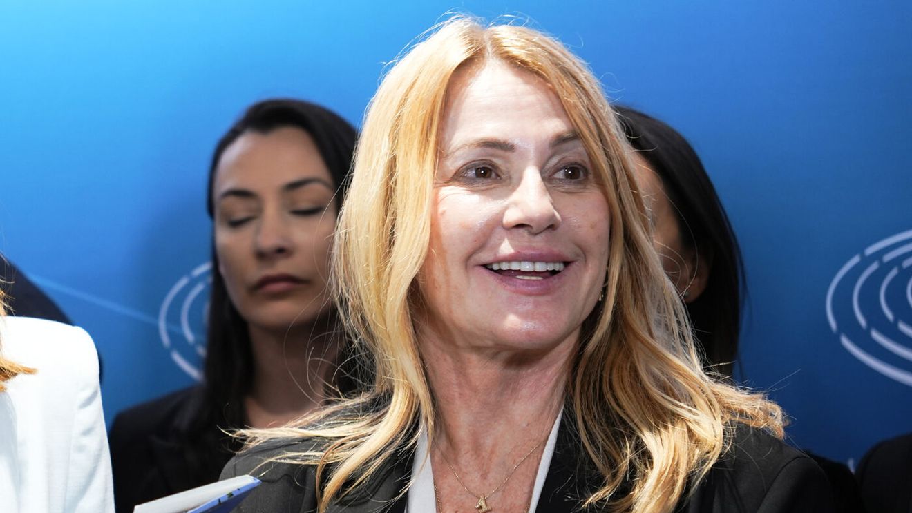 Nadia Comăneci, zeiță lângă Colin Farrell şi Brad Pitt! Românca e un magnet pentru superstaruri