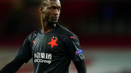 Manchester United și Arsenal se bat pentru Abdallah Sima, coechipierul lui Nicușor Stanciu de la Slavia Praga!