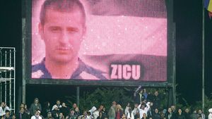 Zicu, fluierat de TOT stadionul la fiecare atingere a balonului!** Tameș, aplaudat la ieșirea de pe teren