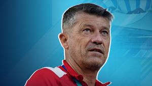 Arabii l-au dat afară și devine soluția ideală pentru a fi noul antrenor de la Rapid