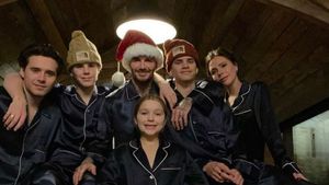 Fiul lui David și Victoria Beckham, pus la zid după ce a pus la vânzare un hanorac purtat pentru 124.000 de euro: „Părinților săi ar trebui să le fie rușine”