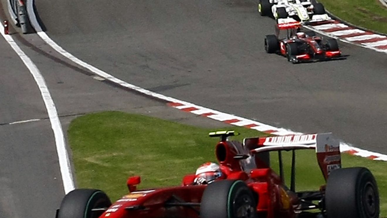 Ferrari** trăiește